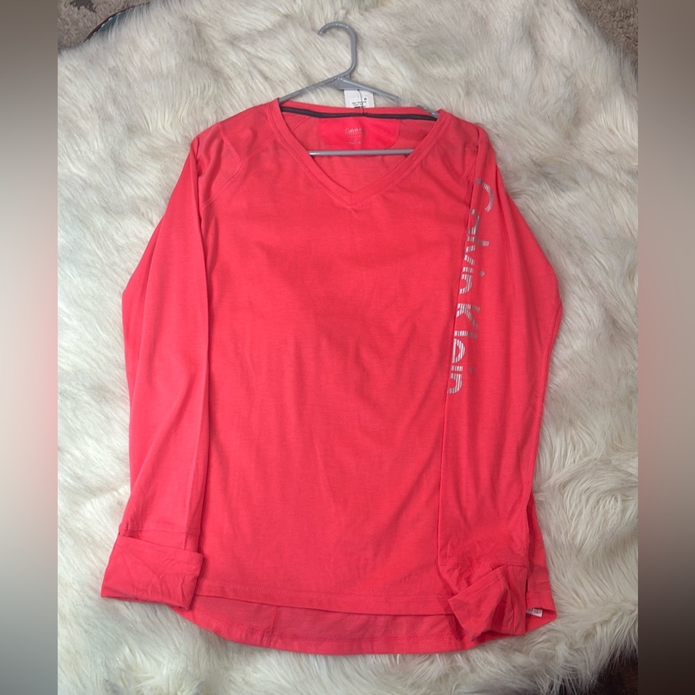 Pink T-Shirt with Long Sleeves and Classic Style
Quick Dry